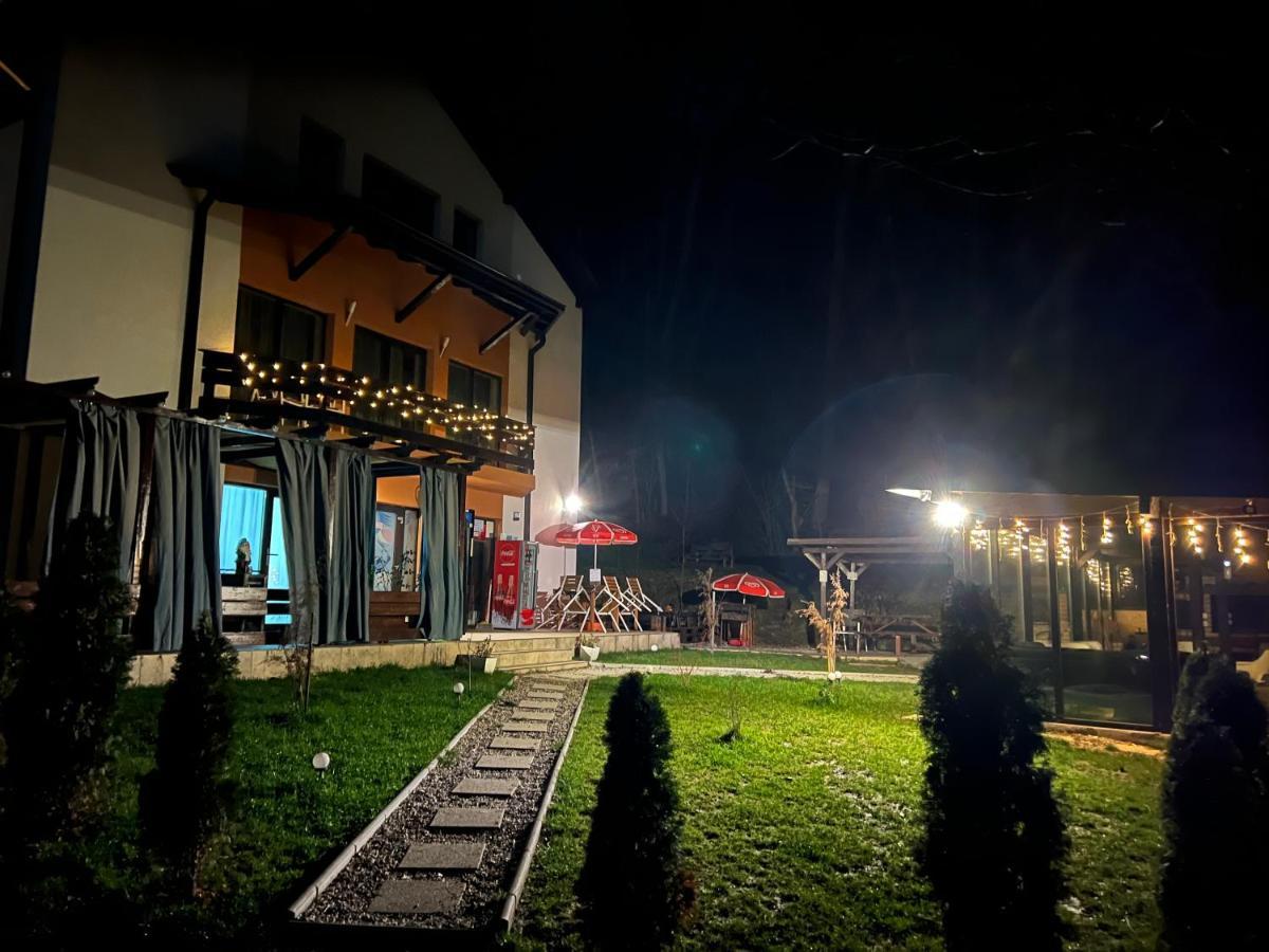 Pensiunea Lui Calin Ocnele Mari Εξωτερικό φωτογραφία